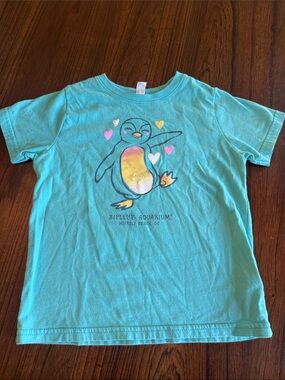 Rabbit Skins Girls Ripley’s Aquarium Turquoise Penguin Graphic Tee